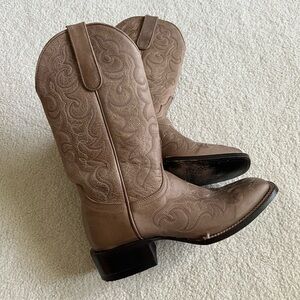 cavender’s leather western boots size 7.5B